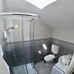 Bella -parcheggio Privato Interno Bed & Breakfast Arona