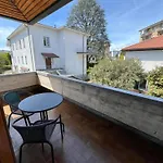Bed & Breakfast Bella -parcheggio Privato Interno Arona