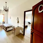 Bed & Breakfast Bella -parcheggio Privato Interno 3*