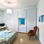 Bed & Breakfast Bella -parcheggio Privato Interno Arona