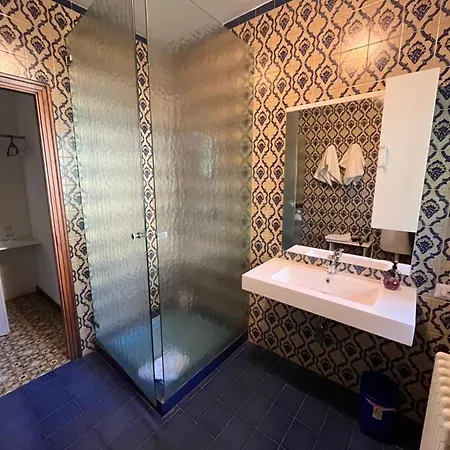 Bella -parcheggio Privato Interno Panzió