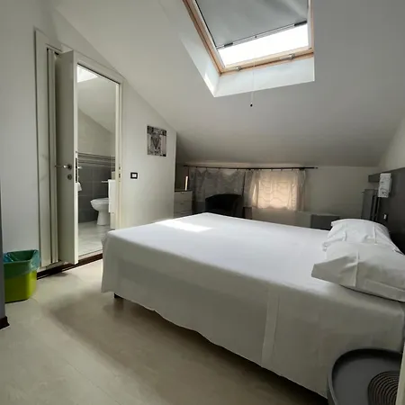 Bella -parcheggio Privato Interno 3* Arona