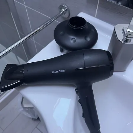 Bella -parcheggio Privato Interno Bed & Breakfast Arona