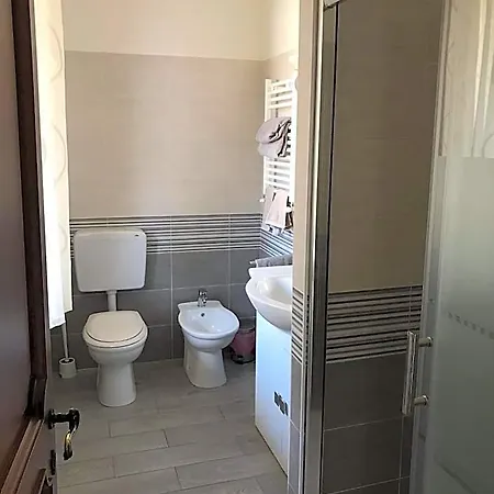 Bella -parcheggio Privato Interno Bed & Breakfast Arona