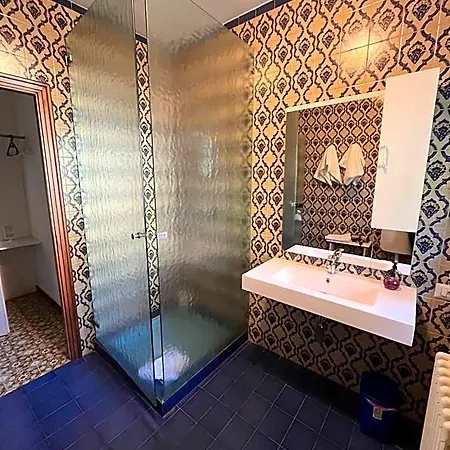Bella -parcheggio Privato Interno Bed & Breakfast