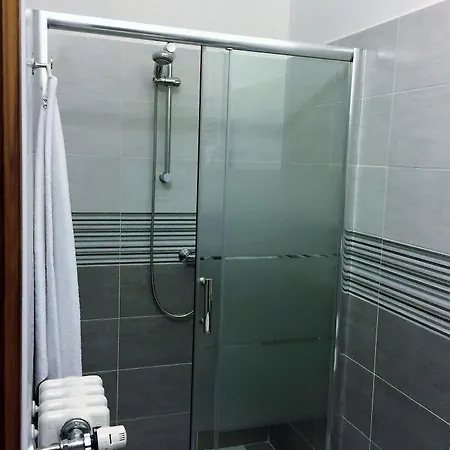 Bella -parcheggio Privato Interno * Arona