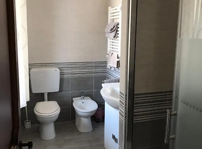 Bed and breakfast Bella -parcheggio Privato Interno 3*