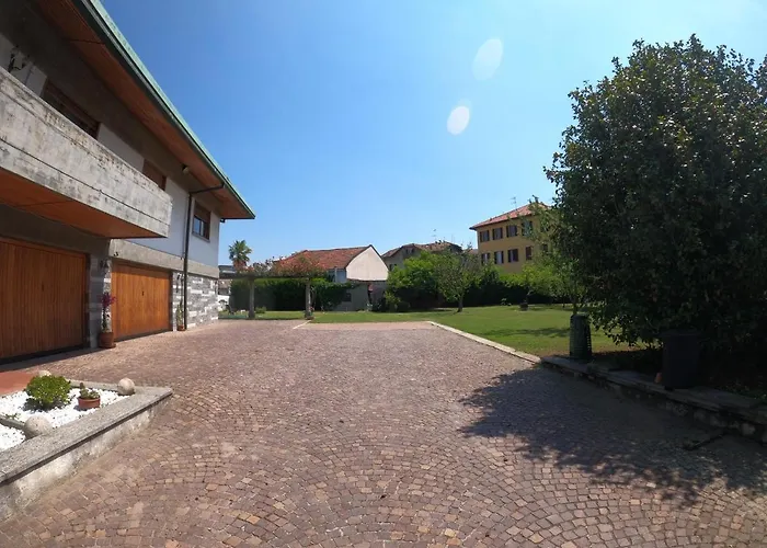 Bed and breakfast Bella -parcheggio Privato Interno Arona