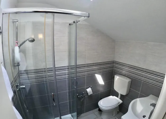 Bella -parcheggio Privato Interno Bed & Breakfast Arona