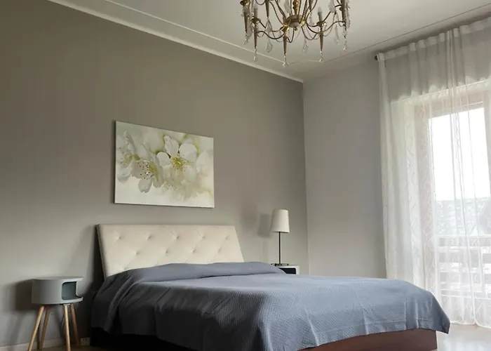 Bella -parcheggio Privato Interno Arona