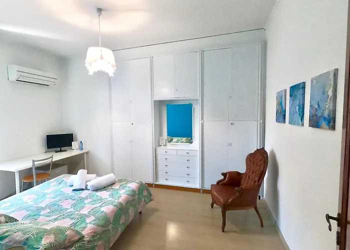 Bed & Breakfast Bella -parcheggio Privato Interno Arona