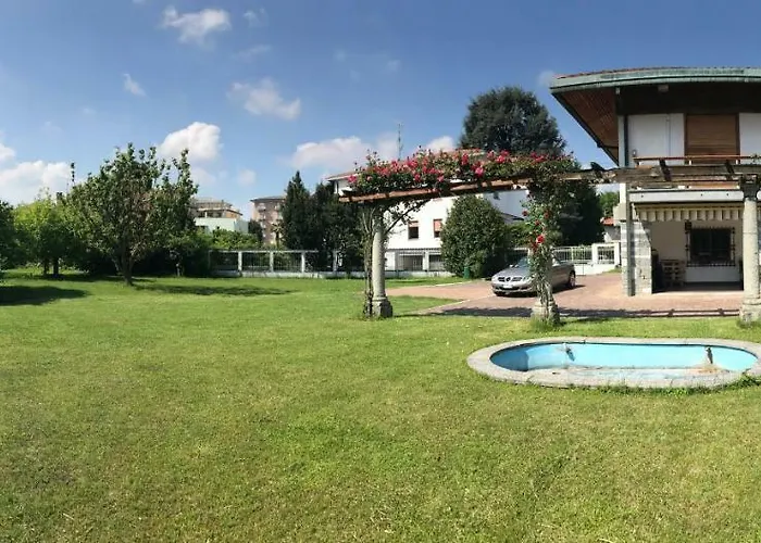 Bella -parcheggio Privato Interno Arona